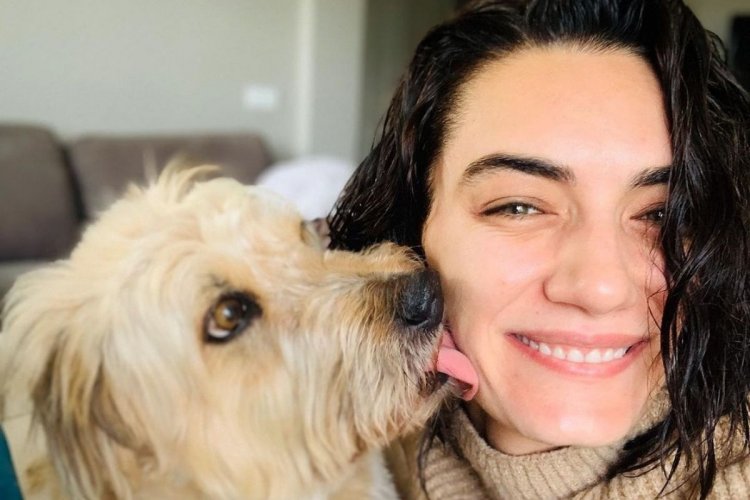 Hande Subaşı Ve Köpeği