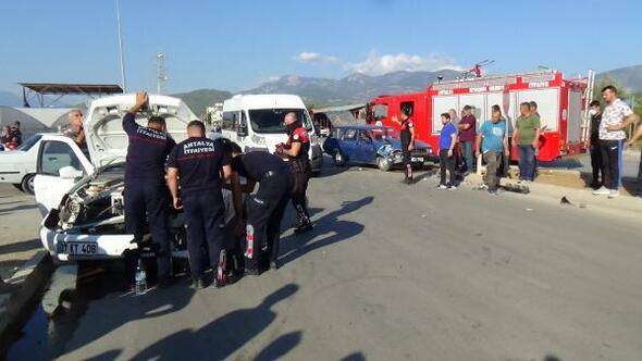 Kumlucada trafik kazası: 3 yaralı