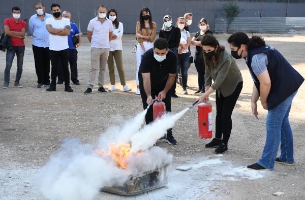 KONYAALTI BELEDIYESI INSAN KAYNAKLARI MUDURLUGU TARAFINDAN DUZENLENEN EGITIM PROGRAMLARI KAPSAMINDA PERSONEL, EKIM AYI BOYUNCA DORT FARKLI DALDA BILGILENDIRILDI. (FOTO:ANTALYA-DHA)