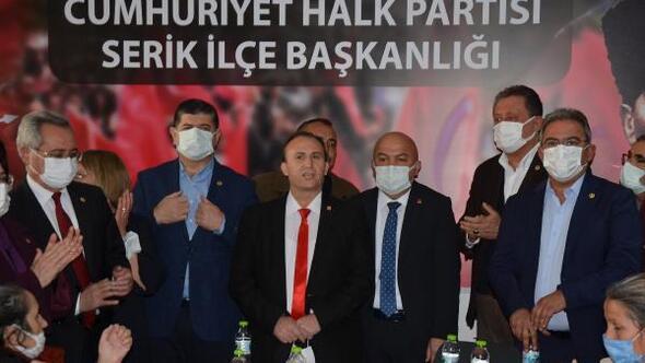 CHP Serik İlçe Başkanlığında devir- teslim