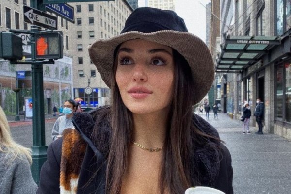 Hande Erçel kimdir? Kerem Bürsin’le ayrıldı mı?