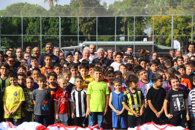 Genç sporculara futbol öğretilecek