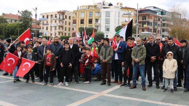 Alanyada yüzlerce kişi şehitler ve Filistin için yürüdü