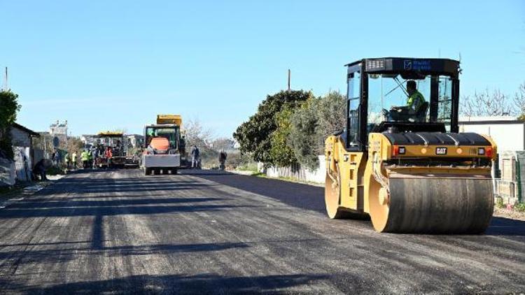 Manavgat Belediyesi sıcak asfalt çalışmalarını sürdürdü