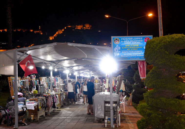 Alanya'da El Sanatları Sokakları sezona hazırlanıyor