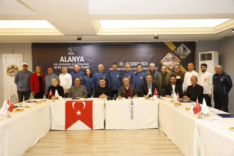 Alanya'da iki fuar start alıyor