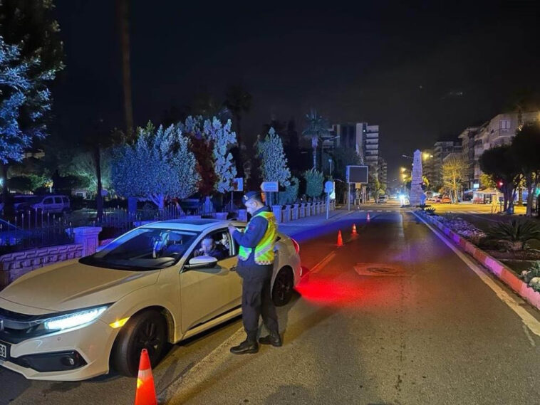 Antalya'da 48 araca ceza