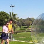 Dev golf sopası ve balon içinde insan videosu ilgi çekti