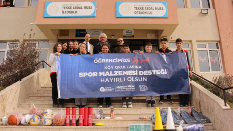 Büyükşehir'den Elmalı okullarına spor malzemesi desteği