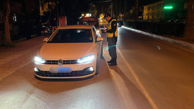 Jandarma trafik canavarlarına ceza yağdırdı