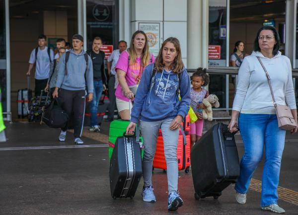 Turistler trafikten dert yanıyor