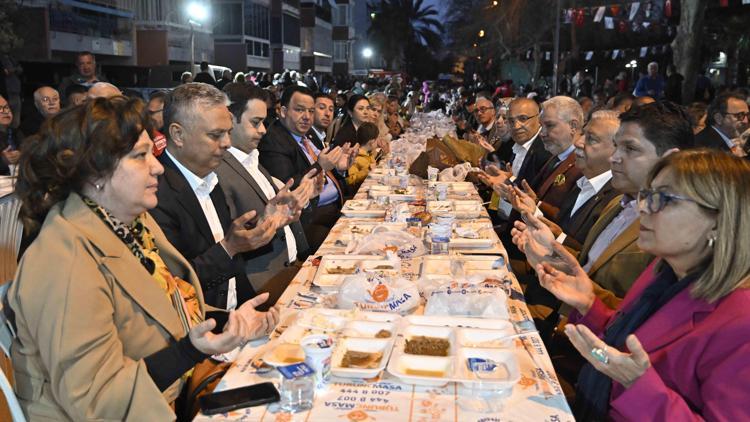 Muratpaşada ilk iftar