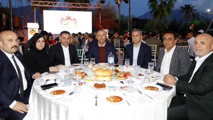 Başkan Yücel personelle iftar yaptı