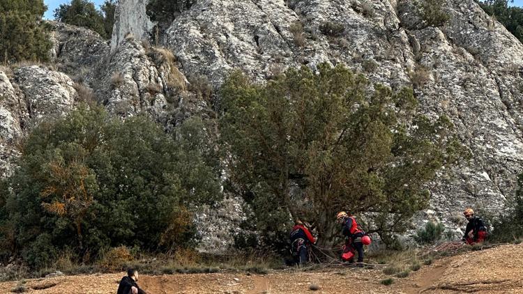 Dağda mahsur kalanları AFAD kurtardı