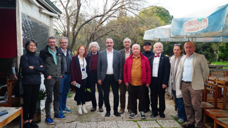 Kotan, akademisyenlerle buluştu