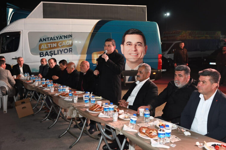 Tütüncü, Antalya hal esnafıyla sahur yaptı