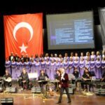 Konserde Orhan Gencebay sürprizi