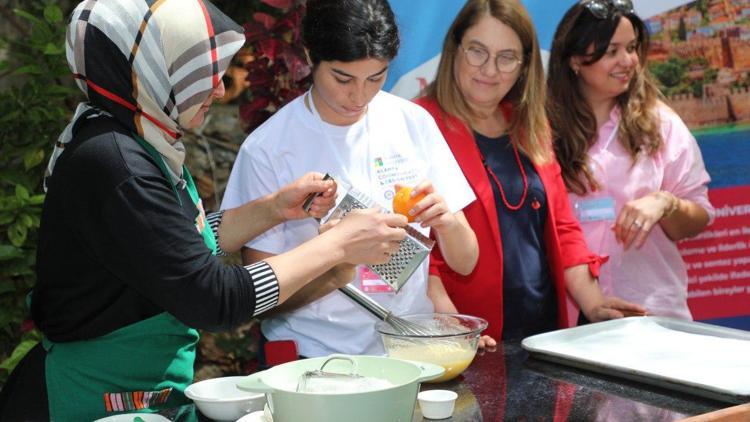 İletişim ve tasarım festivalinde yöresel lezzetler tanıtıldı