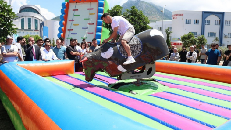 ALKÜ’de şenlikler başladı