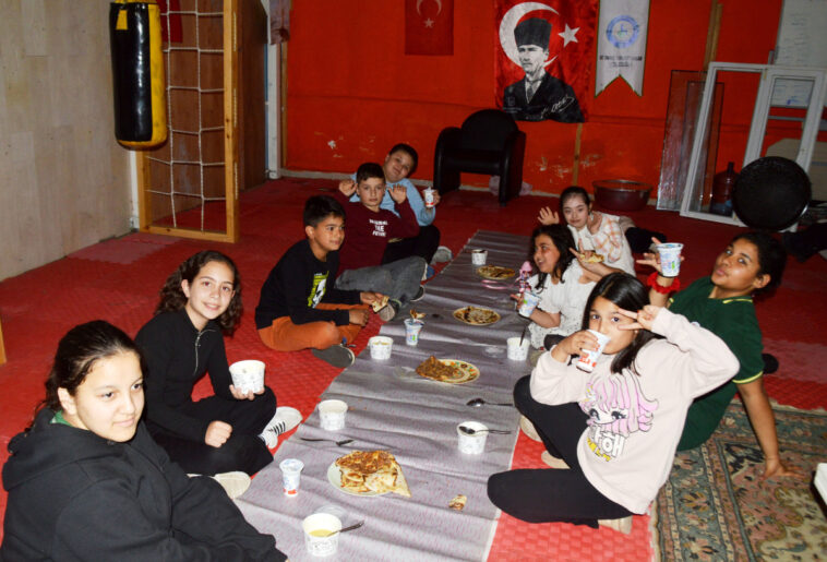 Özel sporcular iftarda buluştu