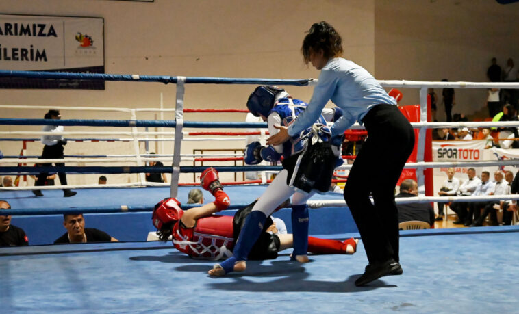 Türkiye Gençler Muaythai Şampiyonası Göynük'te başladı