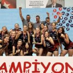 Yıldız kızlar voleybolda Türkiye üçüncüsü