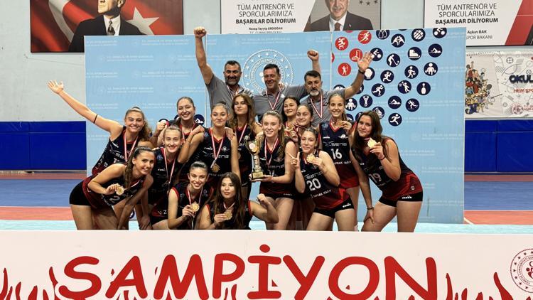 Yıldız kızlar voleybolda Türkiye üçüncüsü