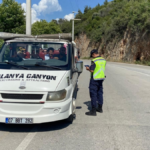 Alanya'da 10 araç trafikten men edildi