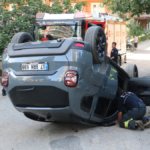 Alanya'da otomobil devrildi: 3 yaralı