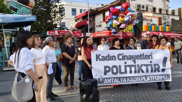 Antalya Kadın Platformu’ndan eylem: Kadın cinayetleri politiktir