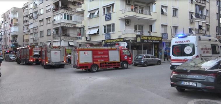 Antalya'da 5 katlı apartmanda yangın paniği