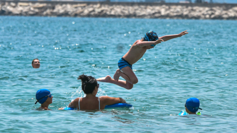 Antalya'da sıcaklık artıyor