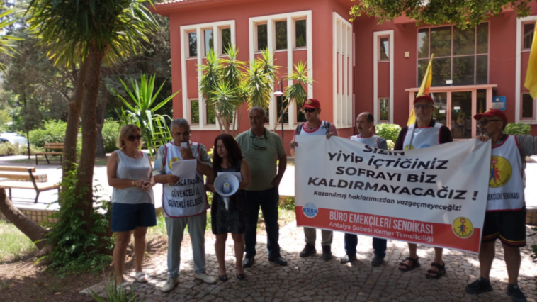 BES'ten Kemer'de protesto eylemi