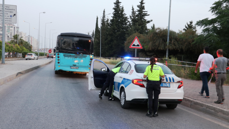 Halk otobüsünden düşen kadın yaralandı