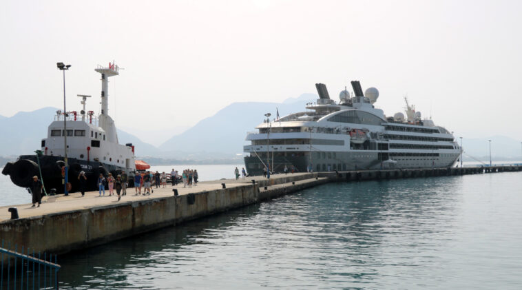 Kruvaziyer gemisi 214 Fransız turisti Alanya'ya getirdi