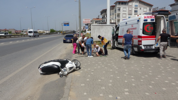 Manavgat'ta görünmez kaza motosiklet sürücüsü yaralandı