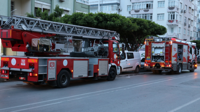 Ocakta unutulan yemek yangına sebep oldu