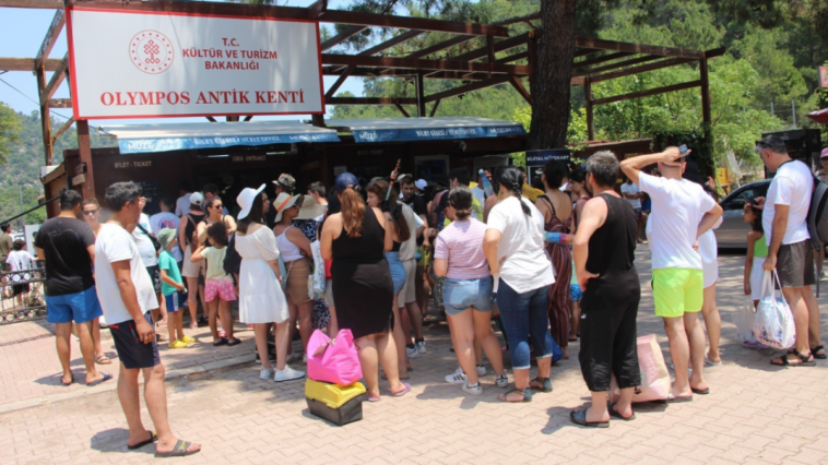 Olympos 'Müzeler Günü'nde ziyaretçi rekoru kırdı