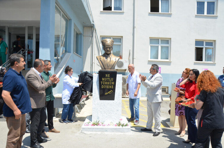 Serik'te Atatürk büstü ve mescit  törenle açıldı