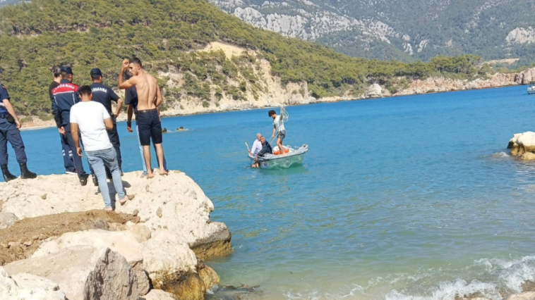 Yabancı uyruklu baba kızını kurtarmak isterken denizde boğuldu