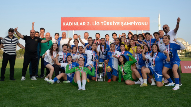 Yüksekova Belediyespor 1. Lig'e yükseldi