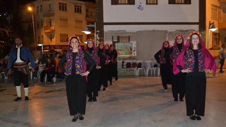 Korkutelide halk oyunları ve türkü gecesi