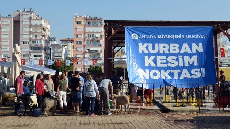 Büyükşehirden üç noktada ücretsiz kurban kesimi