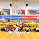 Veteranlar badminton şenliği başladı