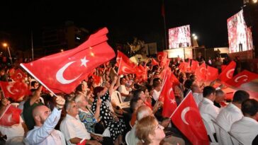 Antalyada 15 Temmuz Demokrasi ve Milli Birlik Günü coşkusu