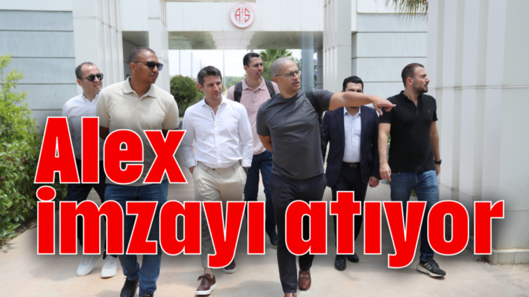 Alex imzayı atıyor