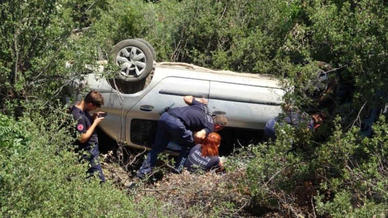 Çakırlar'daki kazada otomobil tuş oldu