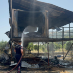 Gazipaşa'daki yangında ahşap ev küle döndü