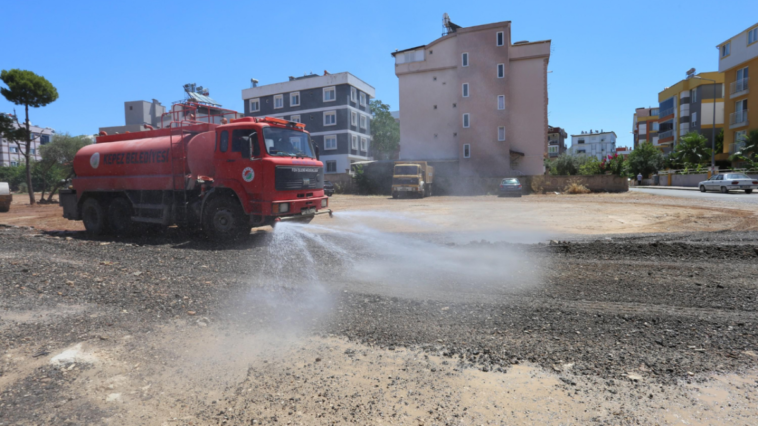 Kepez’de mahalleler temizleniyor