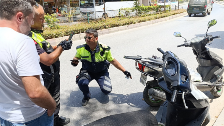 Manavgat'taki denetimde plakasız motosiklet yakalandı